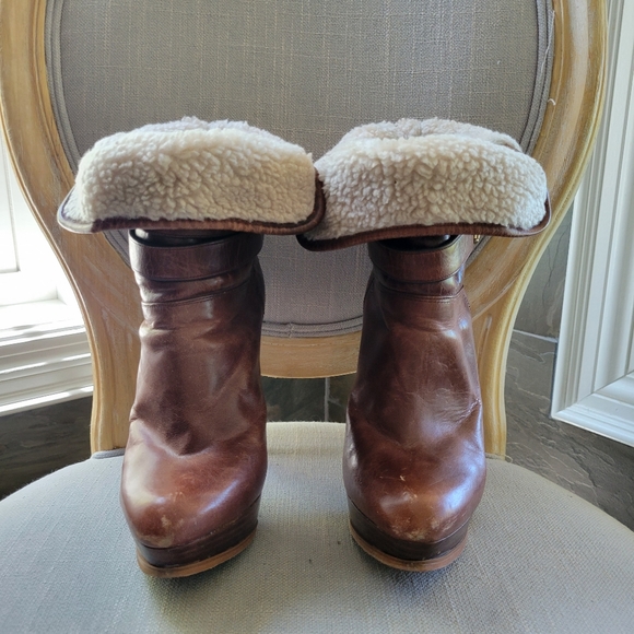 MICHAEL KORS brown leather worn two-way boots with faux shearling lining - Picture 6 of 16